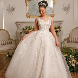 A-Line Wedding Dress | Size 12 | Sweetheart Neckline, Beaded Lace
